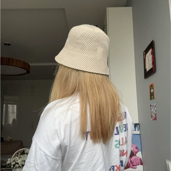 Cream Knit Bucket Hat - Picture 3 of 5